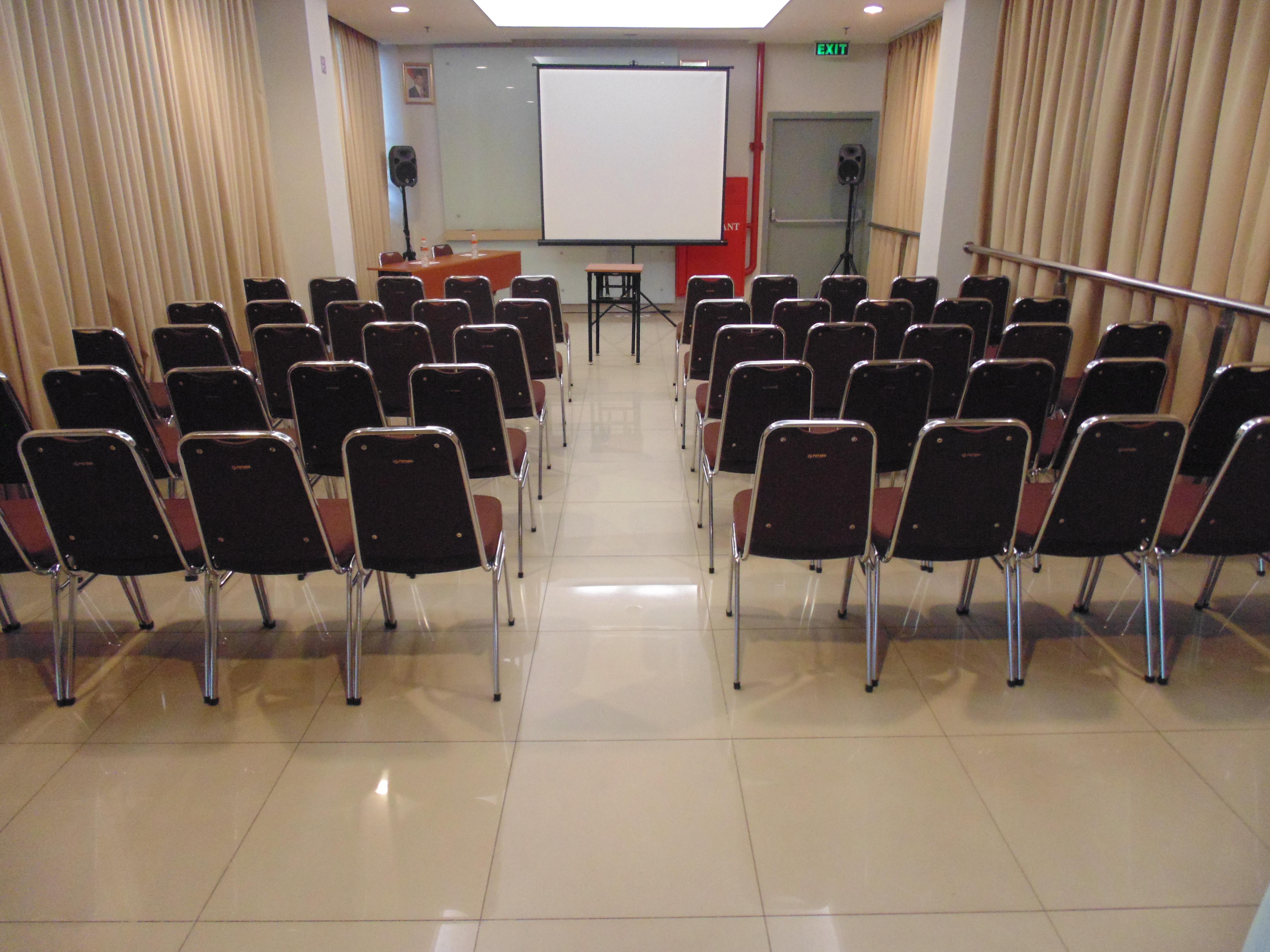 Amaris Hotel Bekasi Barat Екстериор снимка