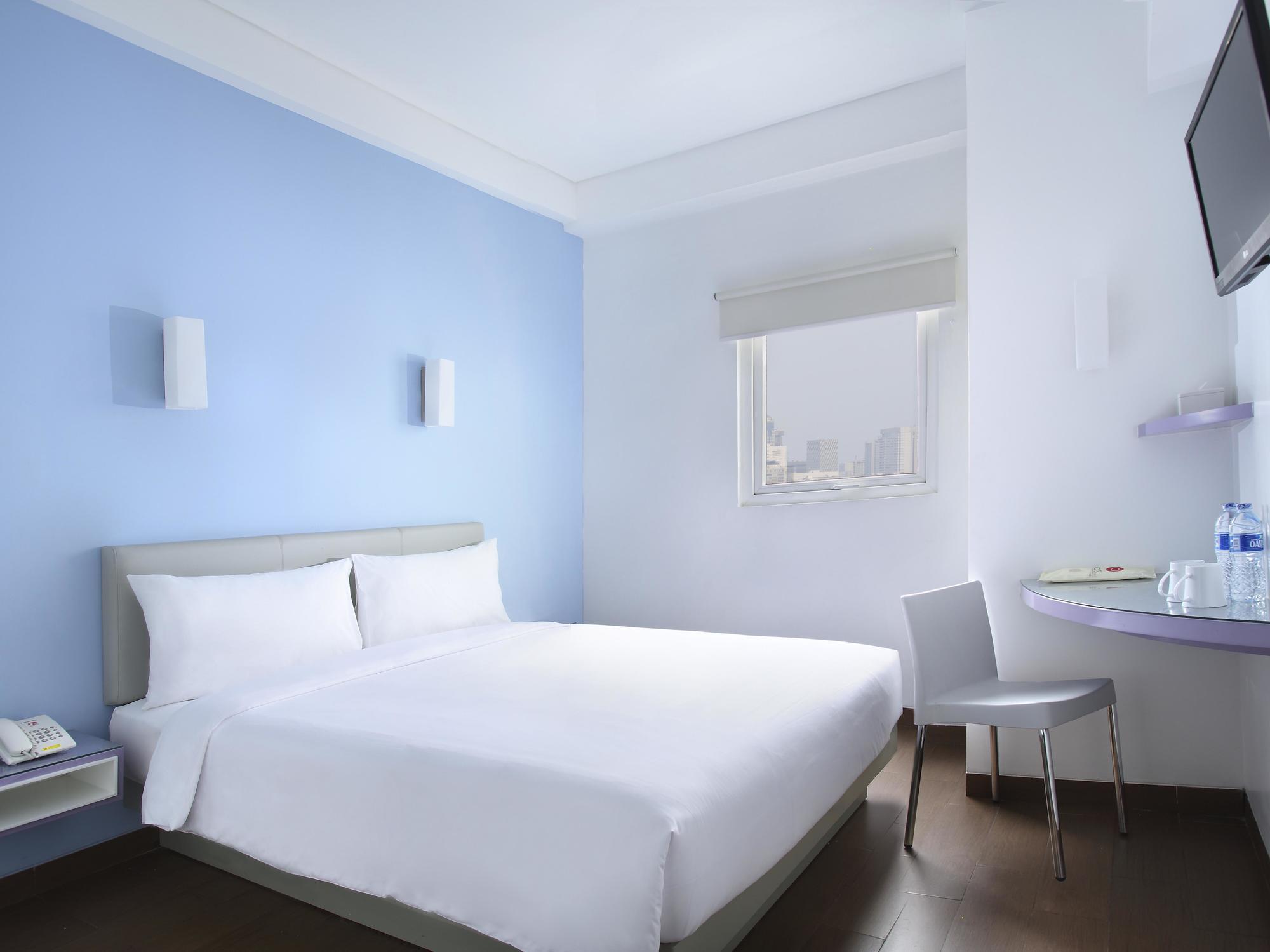 Amaris Hotel Bekasi Barat Екстериор снимка