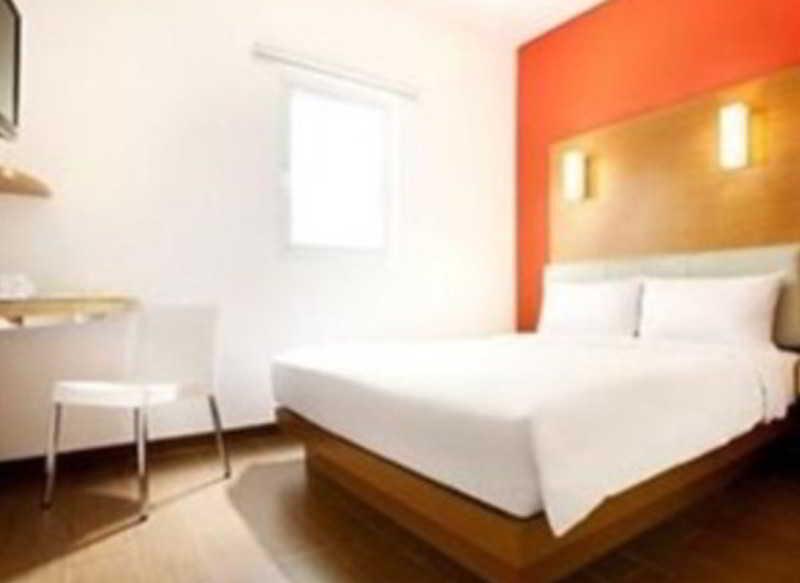 Amaris Hotel Bekasi Barat Екстериор снимка